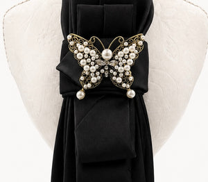 Negra Lisa Broche Mariposa
